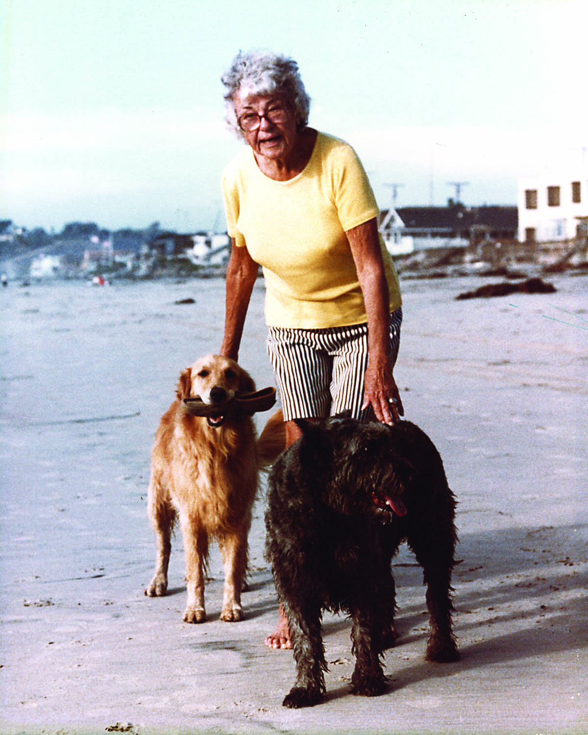 Helen Woodward Passes Away